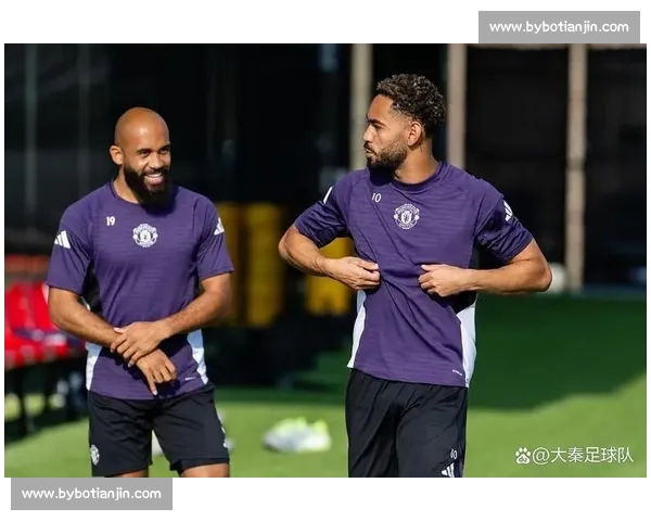 前曼联铁卫力荐双星：姆贝莫锋线利刃 + 库尼亚中场新核