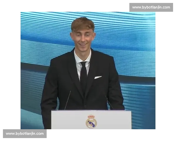 赫伊森首秀汗湿衣襟诠释拼搏，自评表现获认可