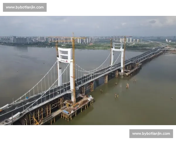 洪州大桥见证万人双向奔赴 南昌夜跑点燃全城热恋